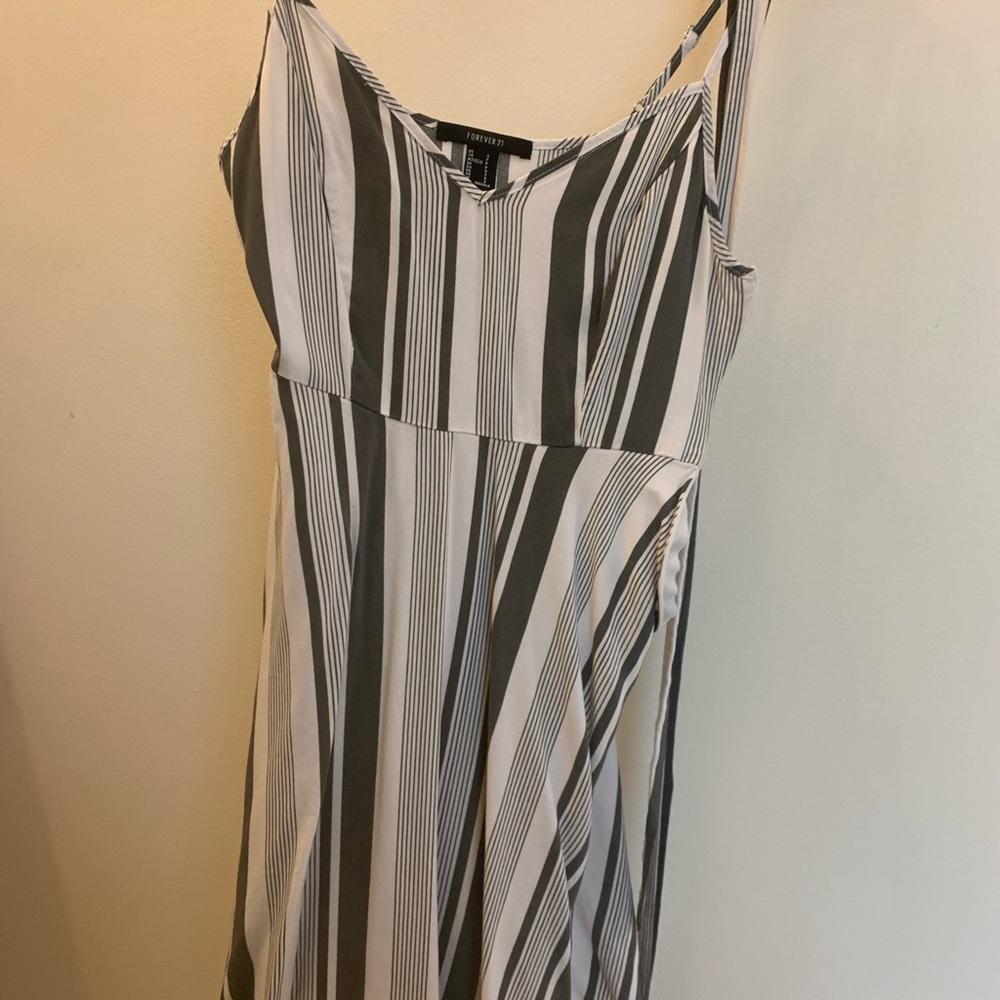 Strappy dress 4/$20 💜